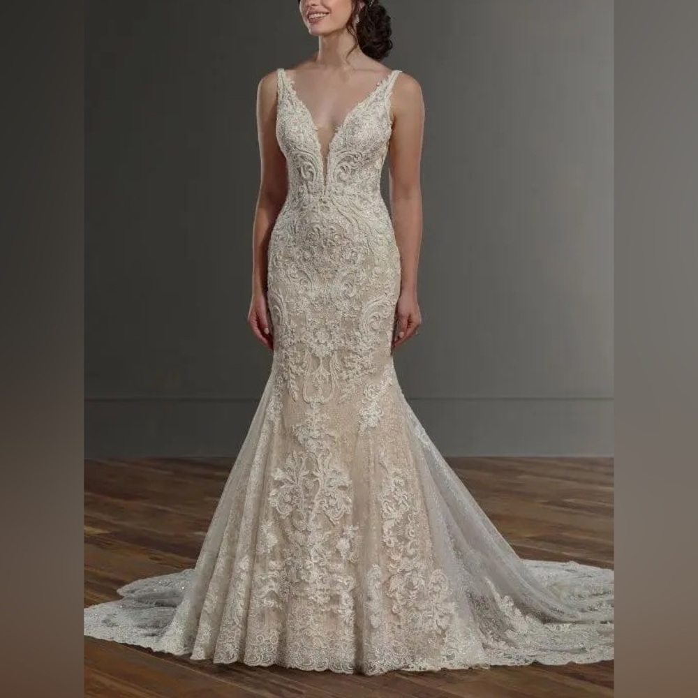 Martina Liana White Beaded FITTED LACE WEDDING DRESS WITH SCALLOPED TRAIN
